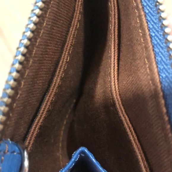 Lauren Ralph Lauren Keychain Wallet - Picture 4 of 5